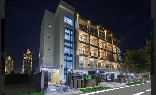 hotel noida dreamz 144