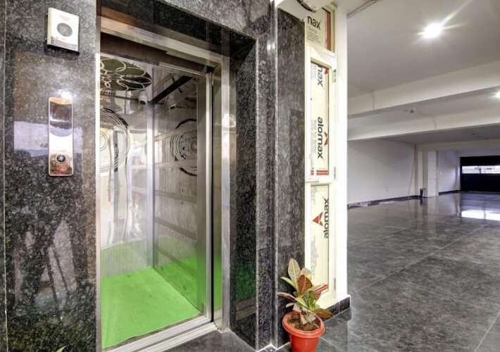 hotel noida dreamz 144