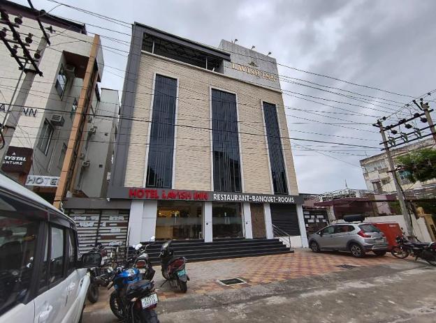 hotel lavish inn