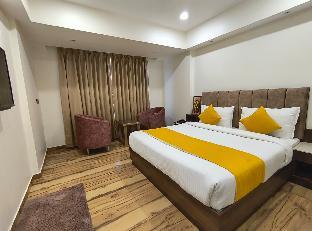 hotel lavish inn