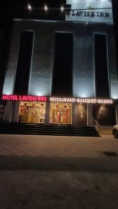 hotel lavish inn