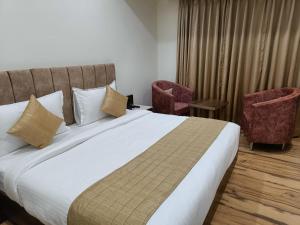 hotel lavish inn