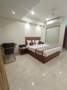hotel lavish inn