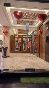 hotel lavish inn