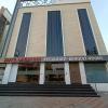 hotel lavish inn