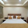 hotel lavish inn