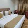 hotel lavish inn