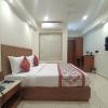 hotel lavish inn