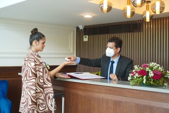 saltstayz basil near golf course road