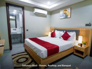 saltstayz basil near golf course road