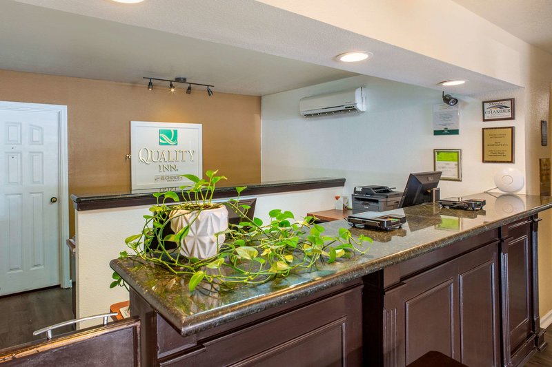 quality inn and suites tulare