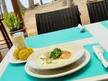 Pelican Beach Resort,,4 star