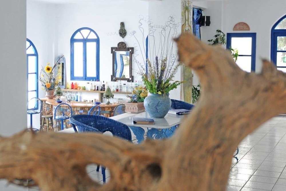 Daidalos Hotel,Armenistis>>Agios Kirykos,2 star