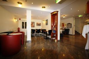 Suite Hotel 900M Zur Oper,Wieden>>Vienna,4 star