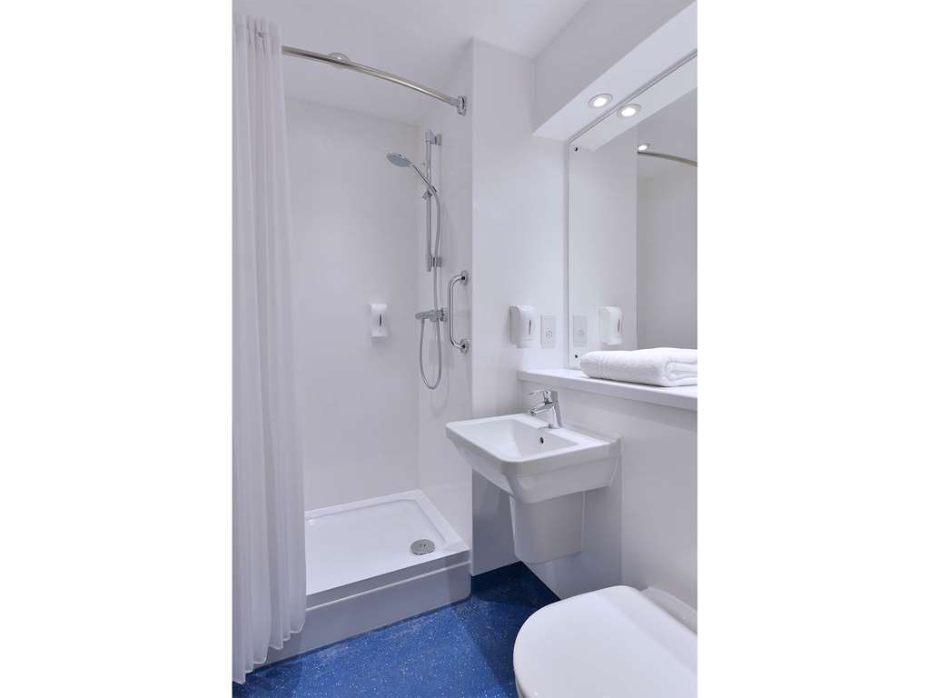 travelodge edinburgh dreghorn