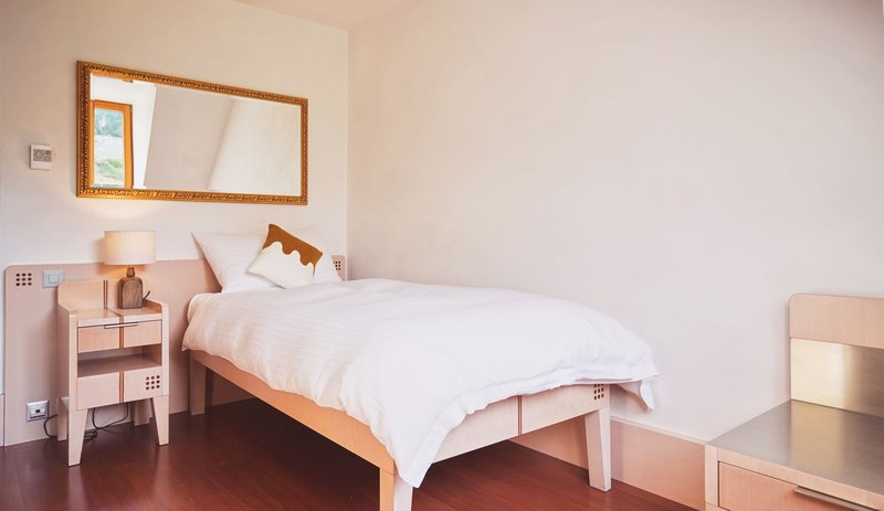 hotel real nyon by happyculture