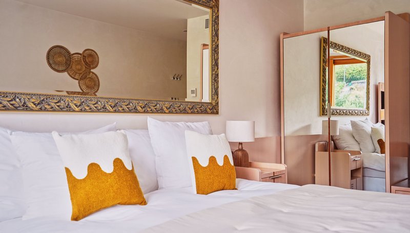 hotel real nyon by happyculture