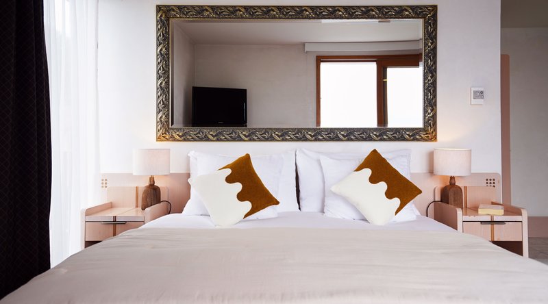 hotel real nyon by happyculture