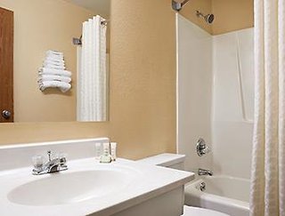 super 8 by wyndham salem