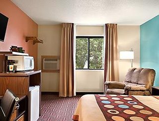Super 8 By Wyndham Salem,Carlyle Lake>>Alma,2 star