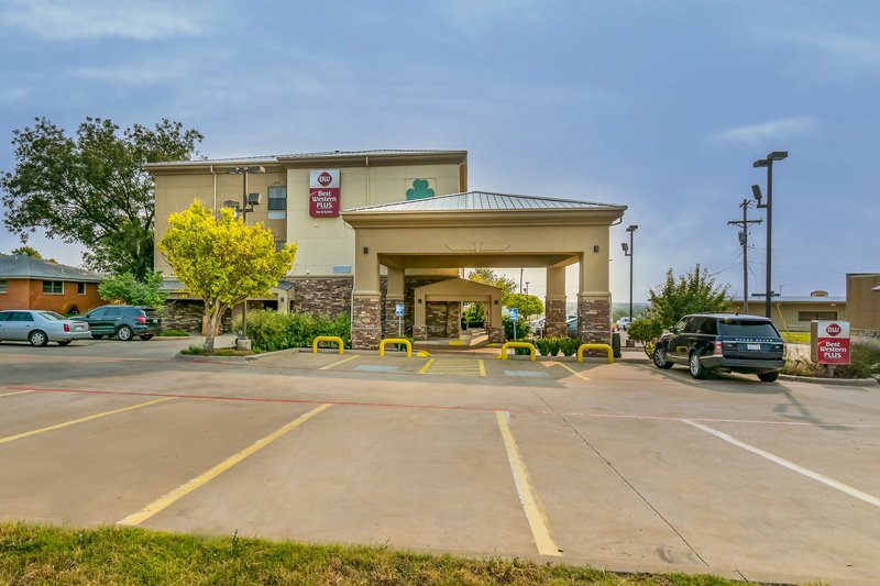 Best Western Plus Shamrock Inn & Suites