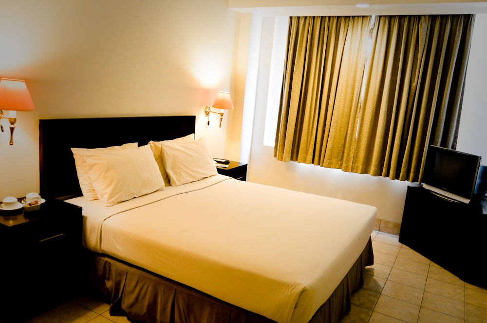 grand cikarang hotel