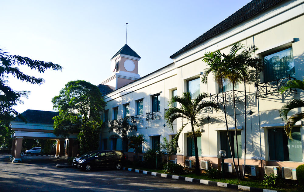 grand cikarang hotel