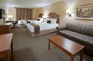 expressway suites fargo