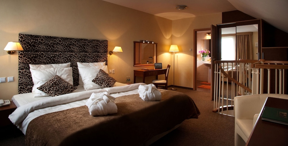 witek hotel and conference centre