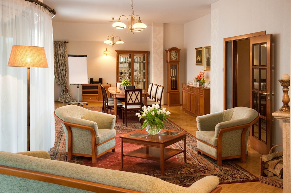 witek hotel and conference centre