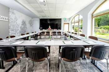 witek hotel and conference centre