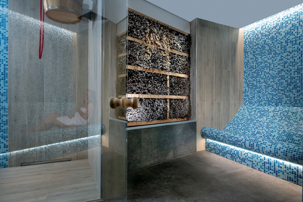 witek hotel and conference centre