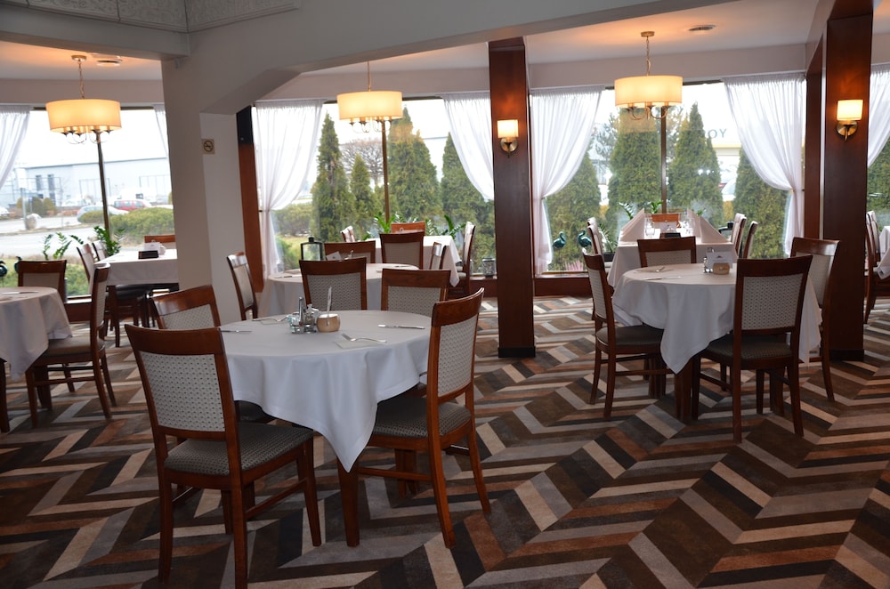 witek hotel and conference centre