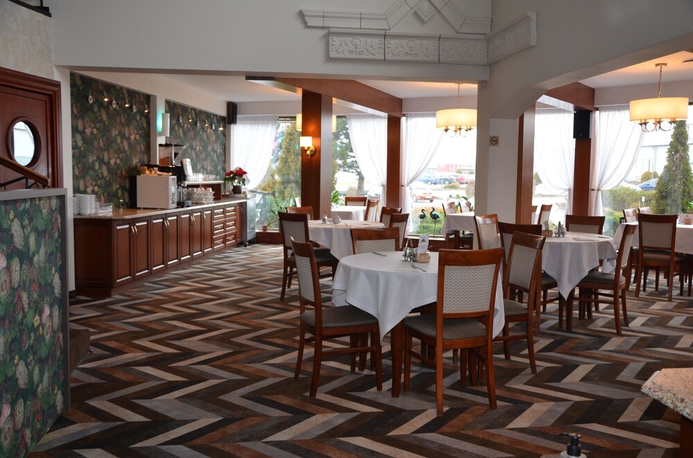 witek hotel and conference centre