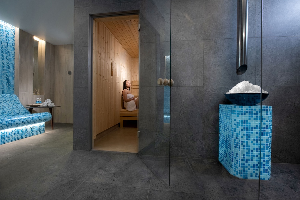 witek hotel and conference centre