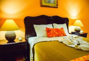 Eco Hotel Mariscal,Beethoven's Fountains>>San Salvador,3 star