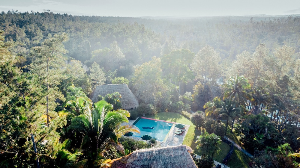 blancaneaux lodge by francis ford coppola