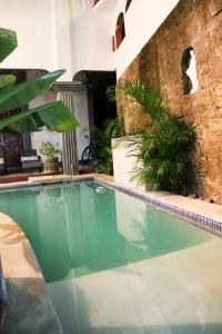 hotel los balcones leon