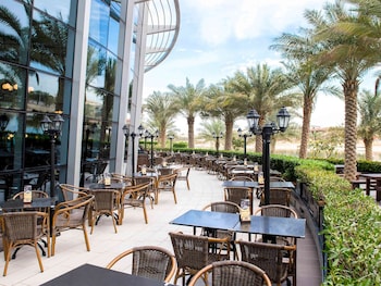 novotel abu dhabi gate