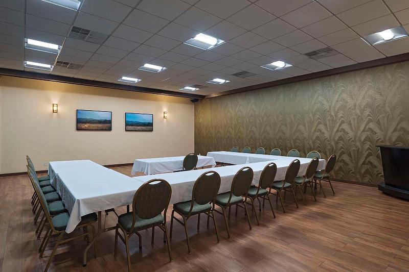 Stevens Inn A Howard Johnson By Wyndham,Carlsbad Caverns National Park>>Carlsbad,3 star