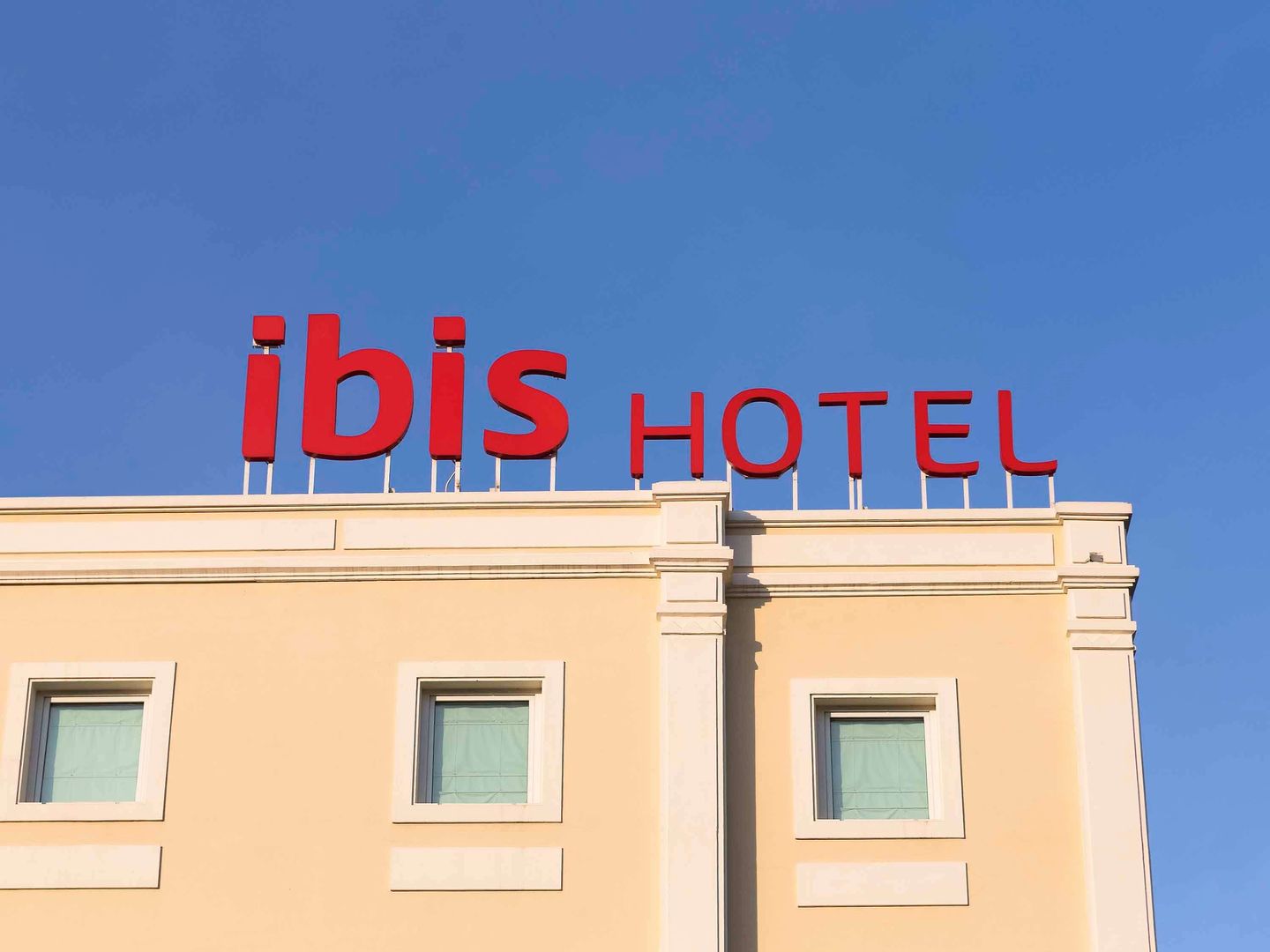 ibis vientiane nam phu