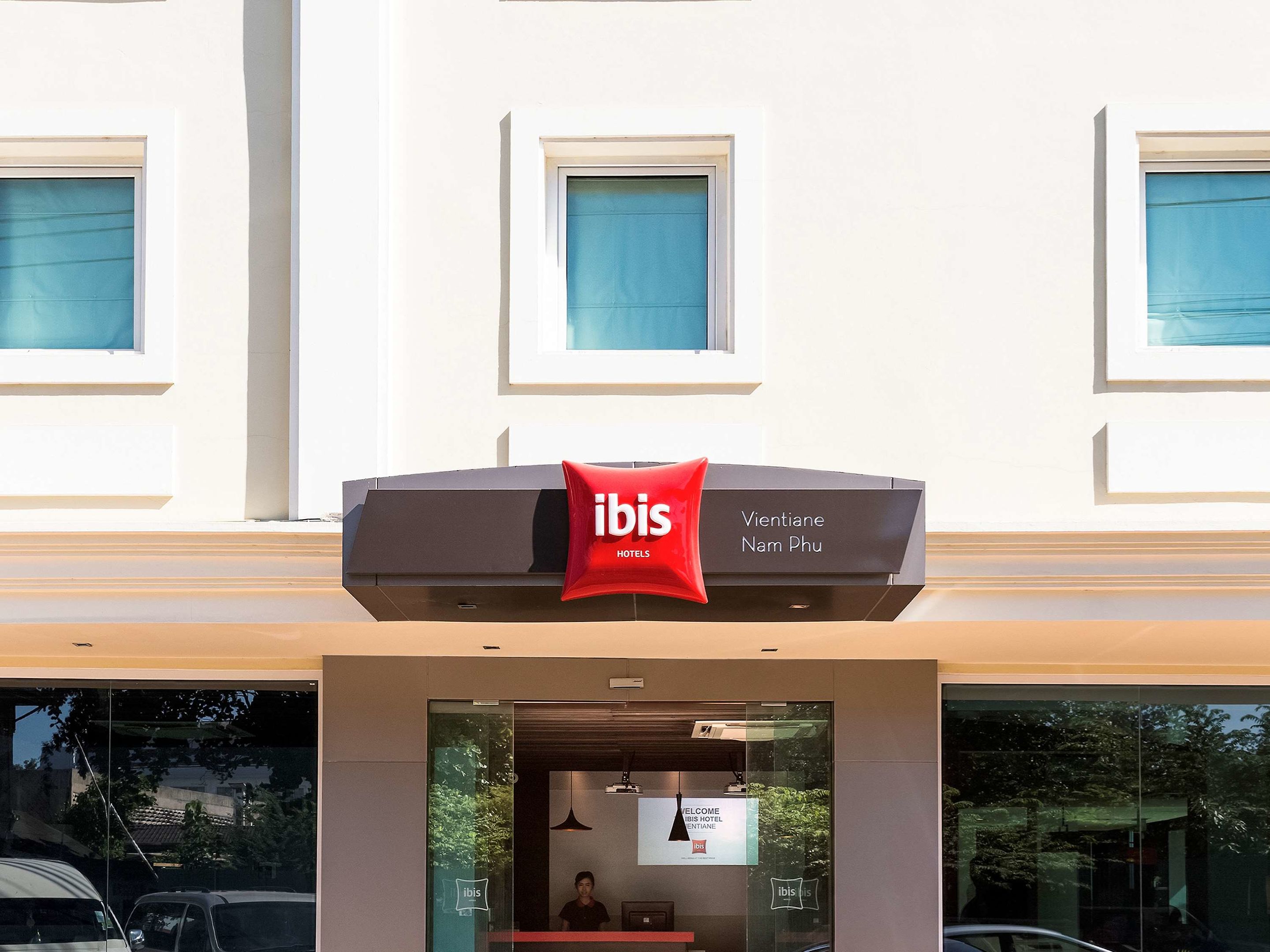 ibis vientiane nam phu