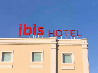 ibis vientiane nam phu
