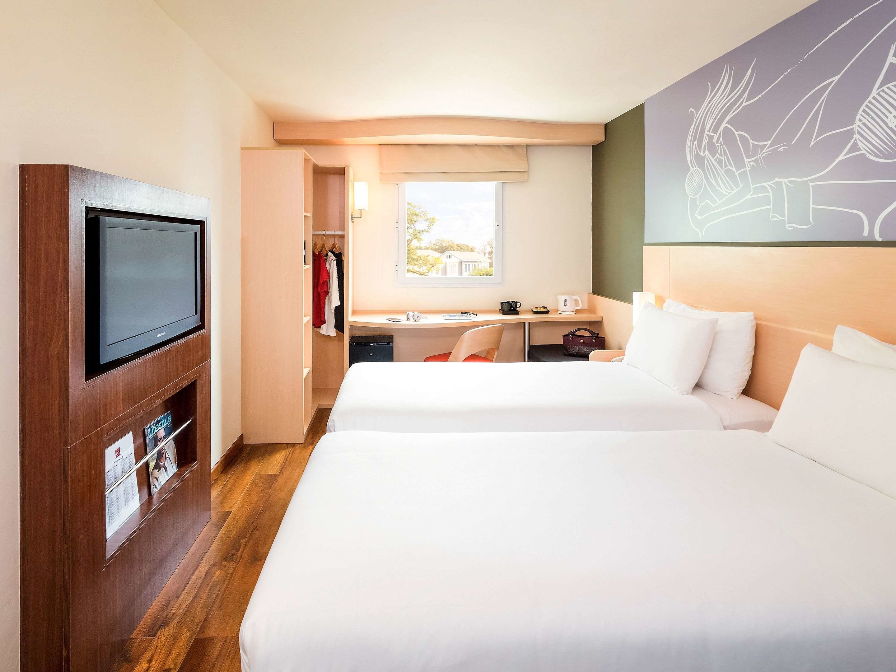ibis vientiane nam phu