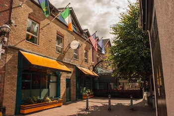 the old quarter townhouse