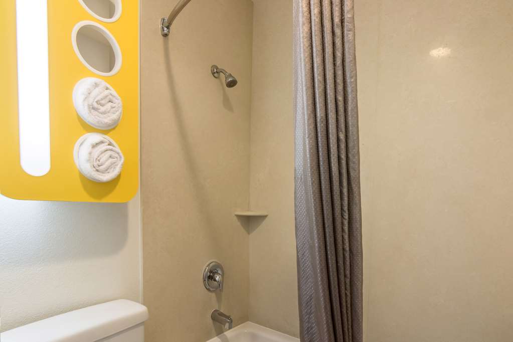 motel 6 bell gardens