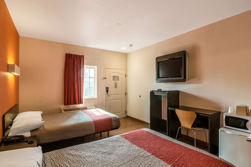 motel 6 bell gardens