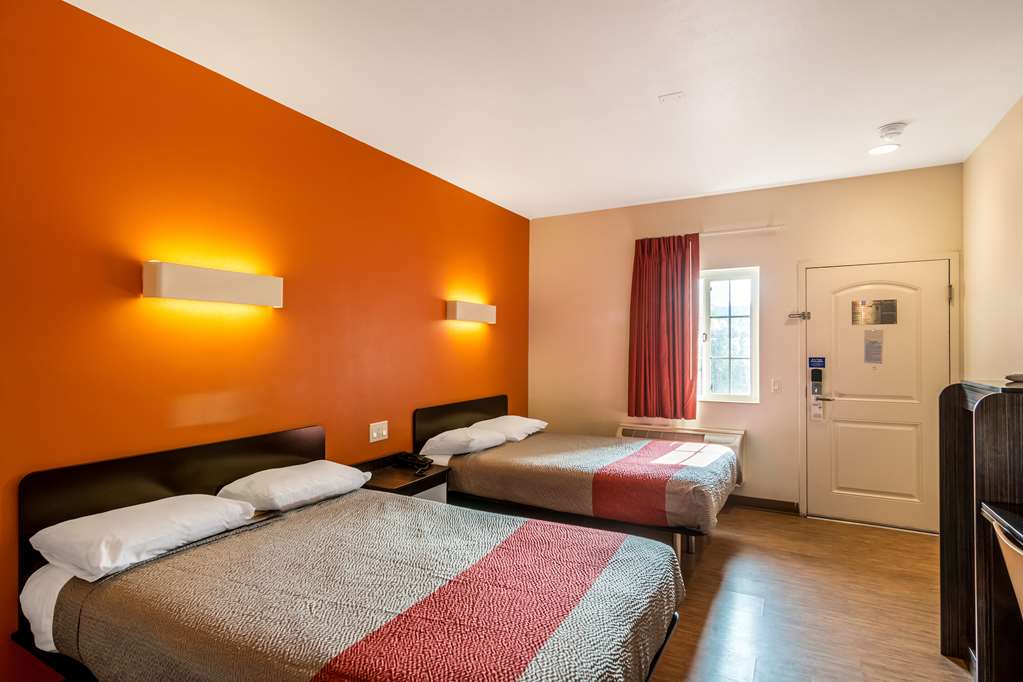 motel 6 bell gardens