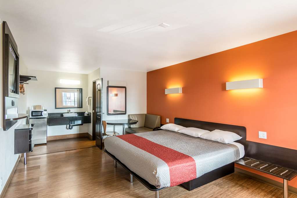 motel 6 bell gardens