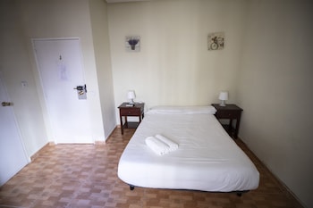 hostal myd los perales